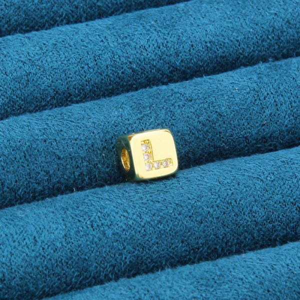 Three-Dimensional Cube Zircon 26-Letter Gold-Plated Necklace - Image 18