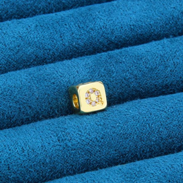 Three-Dimensional Cube Zircon 26-Letter Gold-Plated Necklace - Image 23