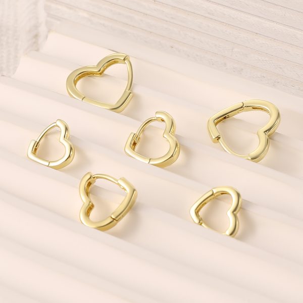 Sleek Copper Heart Smooth Earrings for a Classic Look - Image 4