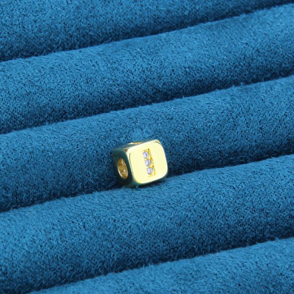 Three-Dimensional Cube Zircon 26-Letter Gold-Plated Necklace - Image 15