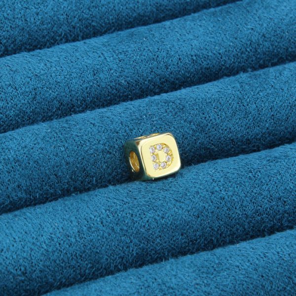 Three-Dimensional Cube Zircon 26-Letter Gold-Plated Necklace - Image 10