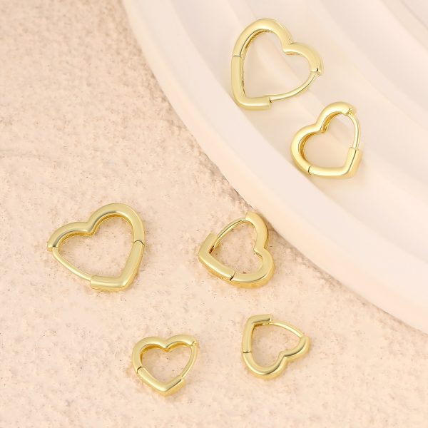 Sleek Copper Heart Smooth Earrings for a Classic Look - Image 3