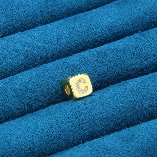 Three-Dimensional Cube Zircon 26-Letter Gold-Plated Necklace - Image 9