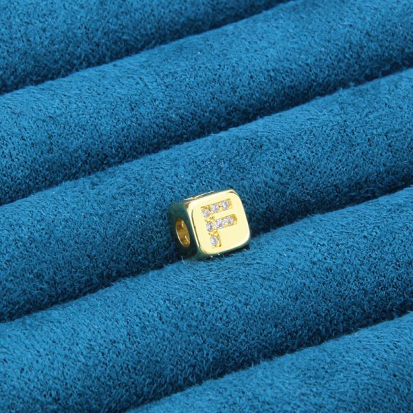 Three-Dimensional Cube Zircon 26-Letter Gold-Plated Necklace - Image 12